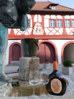 Rathaus & Wein