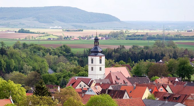 Kirche in Ortsmitte